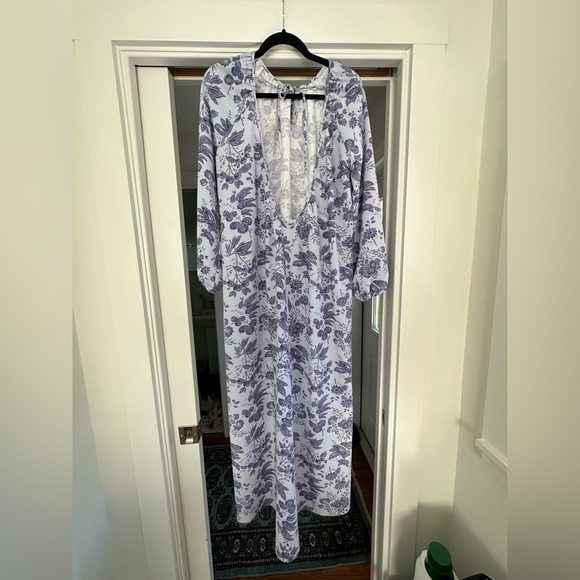 Gorgeous Hill House Dress - Picture 2 of 2